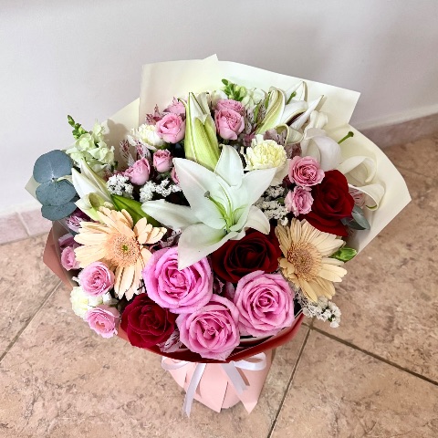Ramo mixto con flores premium