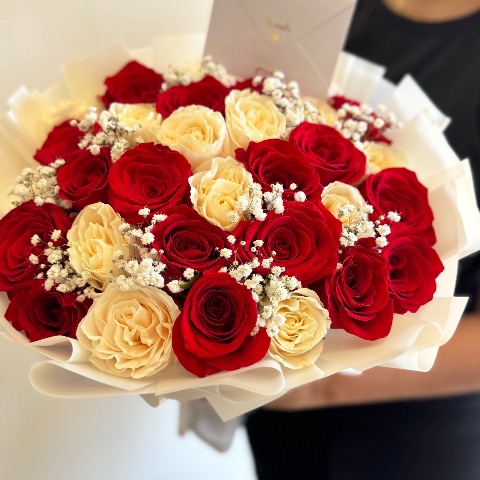 Ramo 30 rosas + gipso
