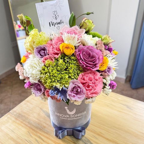 Mini bouquets de flores mixtas