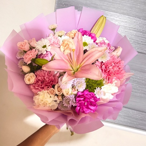 Ramo de flores mixtas + lirio