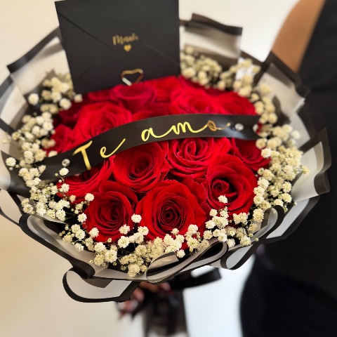 Ramo de 10 rosas + gipso en el borde (personalizado)